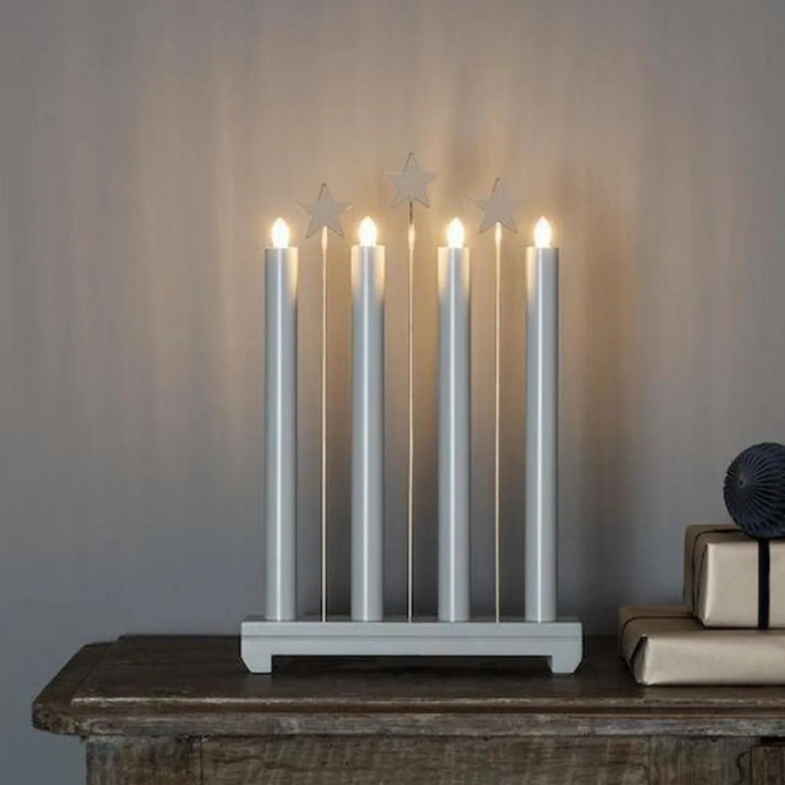 Adventsstake med stjerner - Lys grå