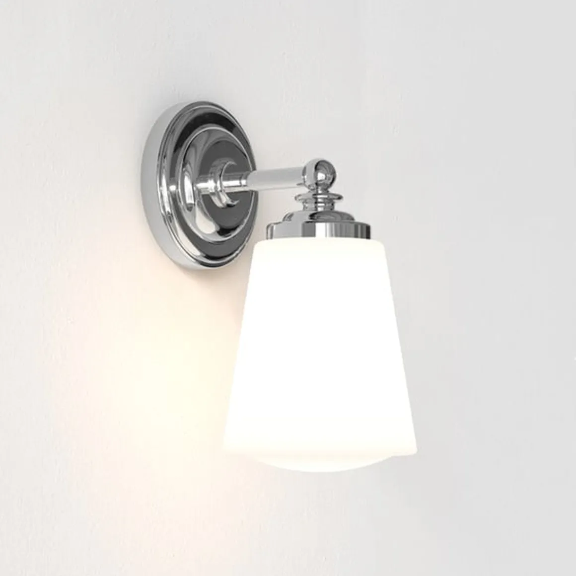 Anton vegglampe for baderom IP44