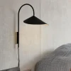 Arum vegglampe swing - svart