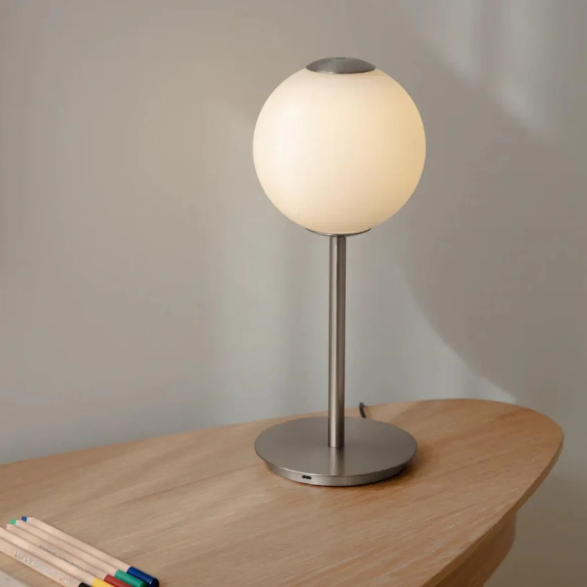 Audrey bordlampe med USB-C