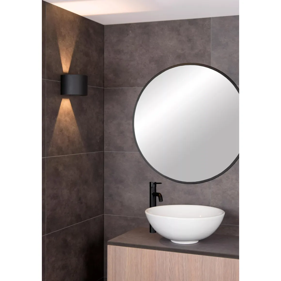 Axi round vegglampe opp/ned baderom IP54 6 watt 2700 Kelvin - Svart