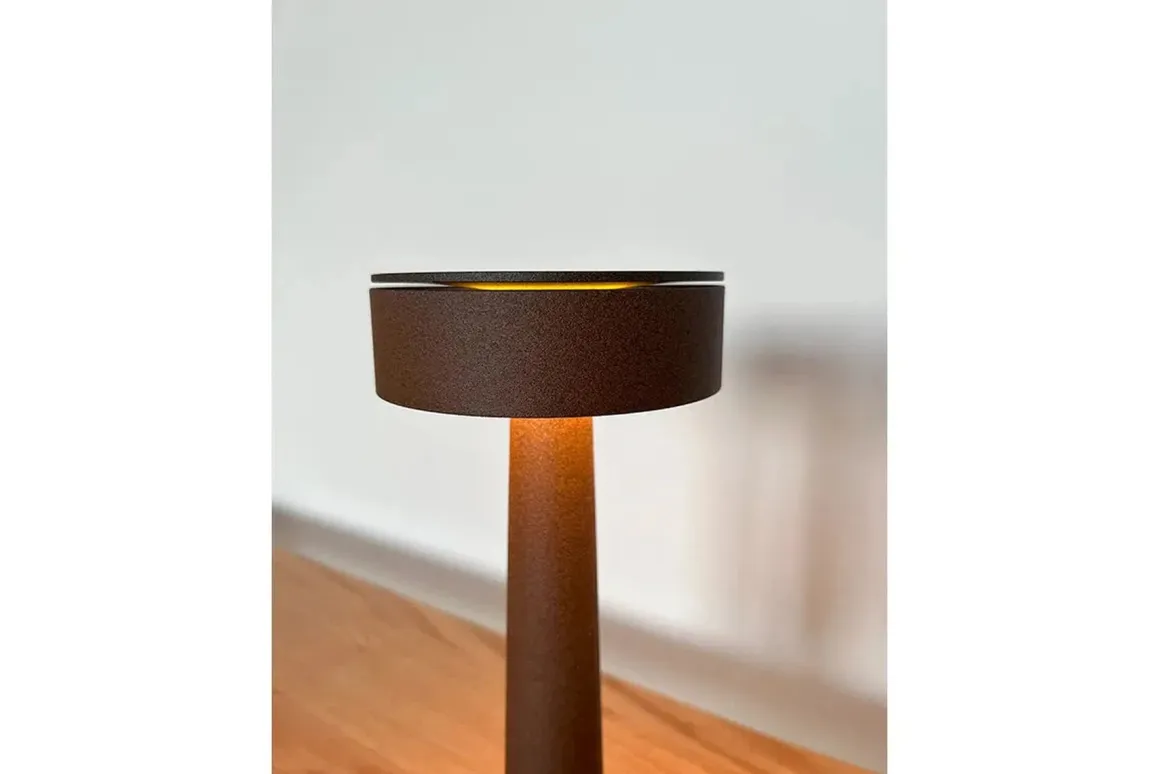 Buddy bærbar bordlampe oppladbar 4W 3000 Kelvin