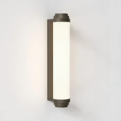 Burlington 400 vegglampe for baderom 9,8W 2700 Kelvin IP44