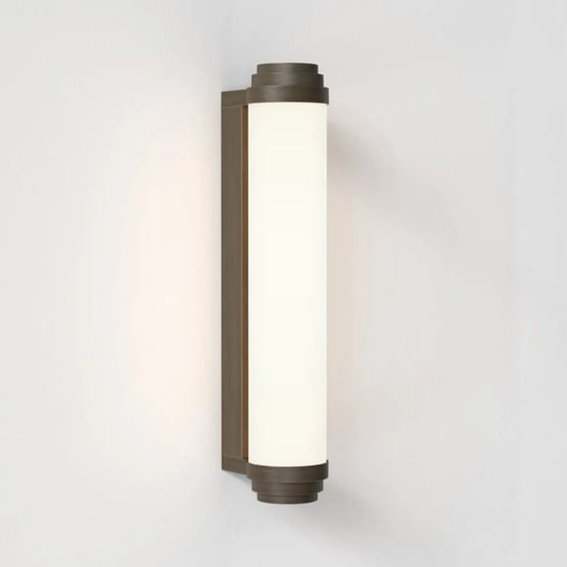 Burlington 400 vegglampe for baderom 9,8W 2700 Kelvin IP44