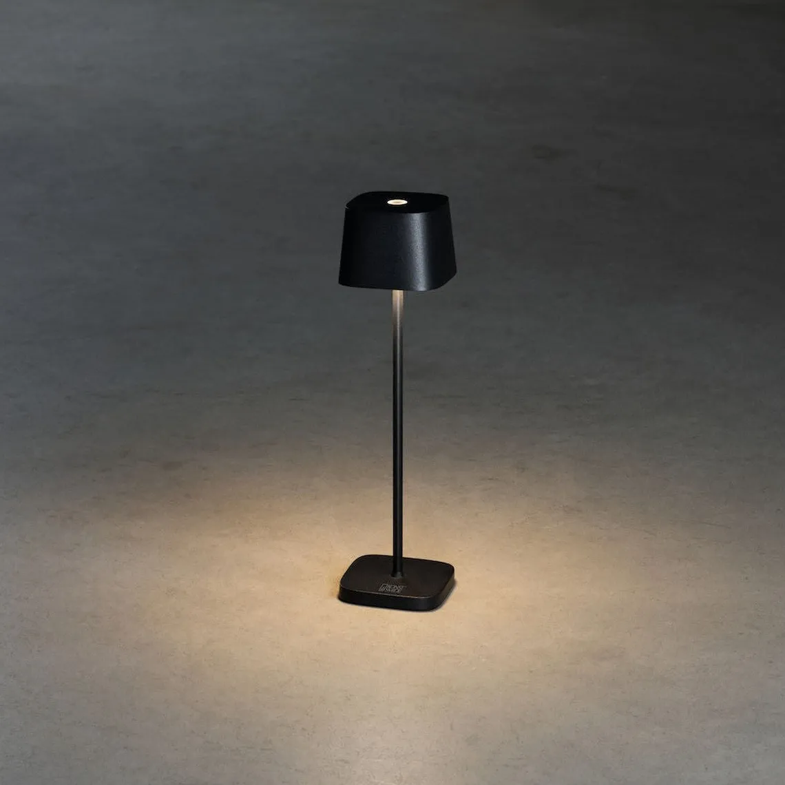 Capri mini bordlampe oppladbar utendørs IP54