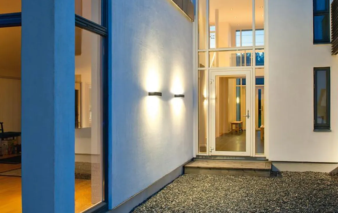 Edge vegglampe opp/ned 10W 3000 Kelvin dimbar IP65