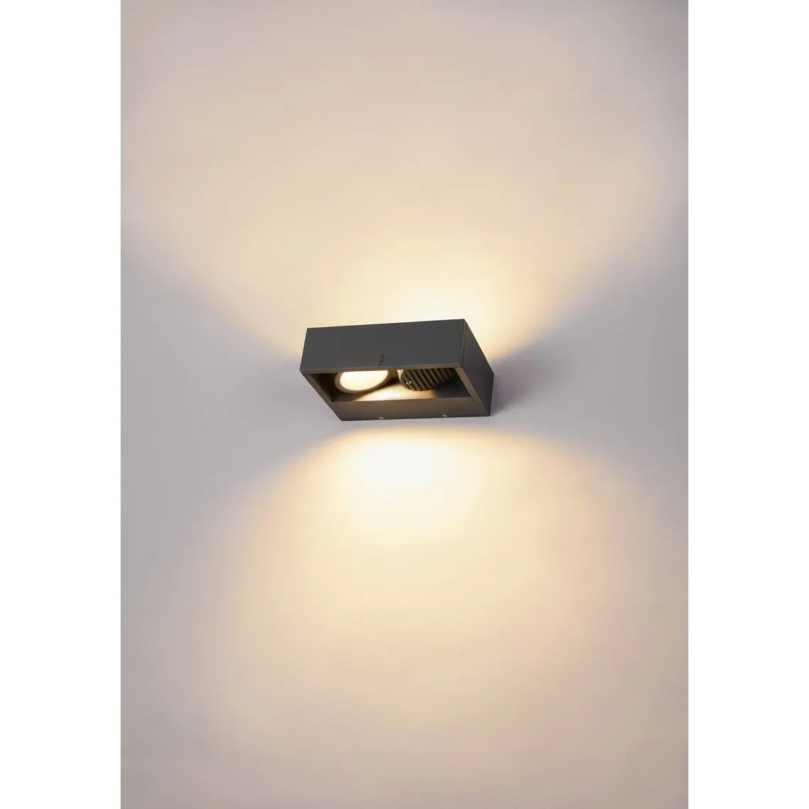 Eskina frame dobbel vegglampe utendørs 27W 3000/4000 Kelvin IP65