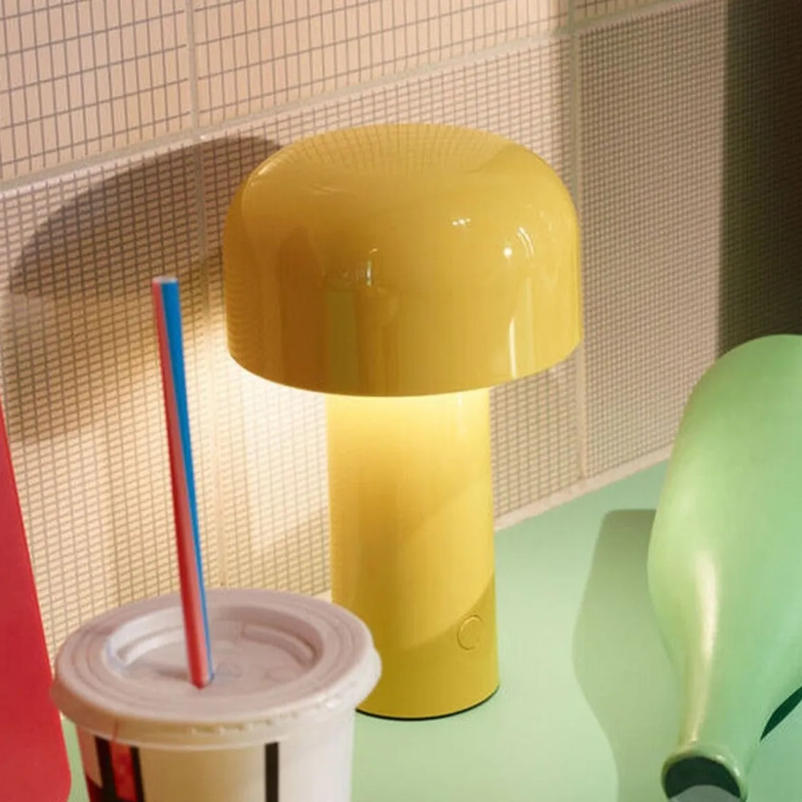 Flos Bellhop oppladbar bordlampe