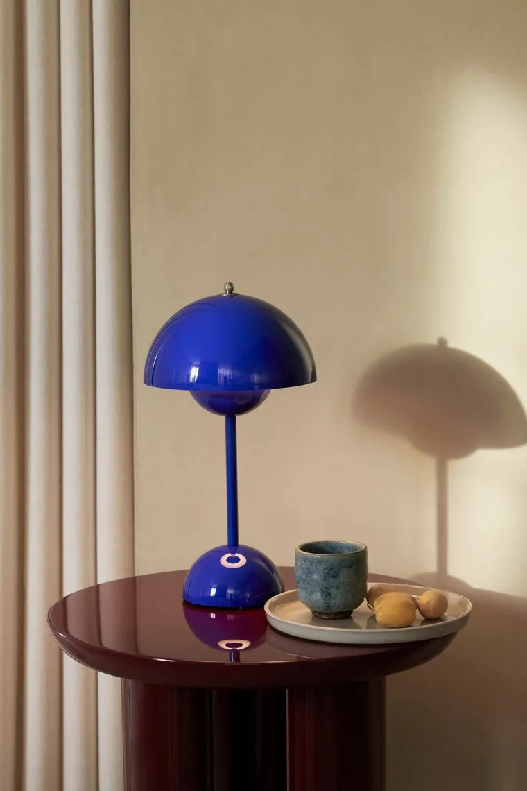 Flowerpot VP9 bærbar bordlampe