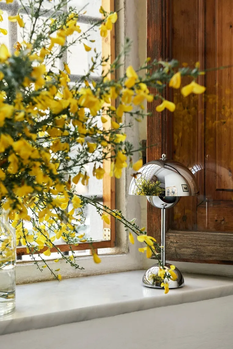 Flowerpot VP9 bærbar bordlampe