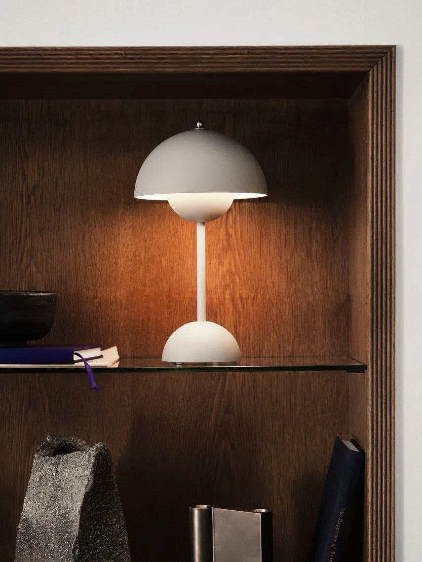 Flowerpot VP9 bærbar bordlampe