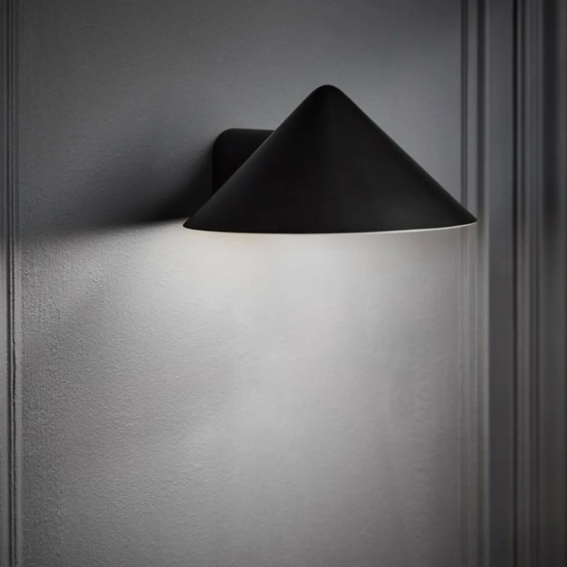 Grasp vegglampe
