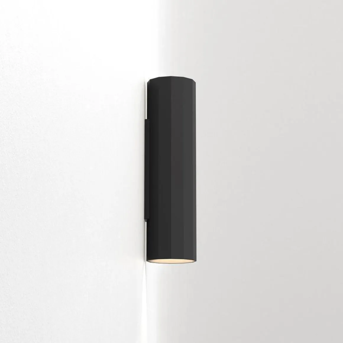 Hashira 300 vegglampe opp/ned