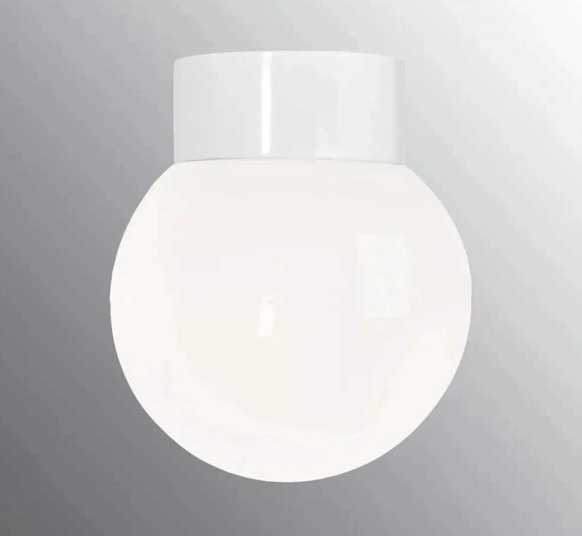 Ifø Classic Glob 15 cm taklampe IP20 - Hvit/ Blank Opal glass