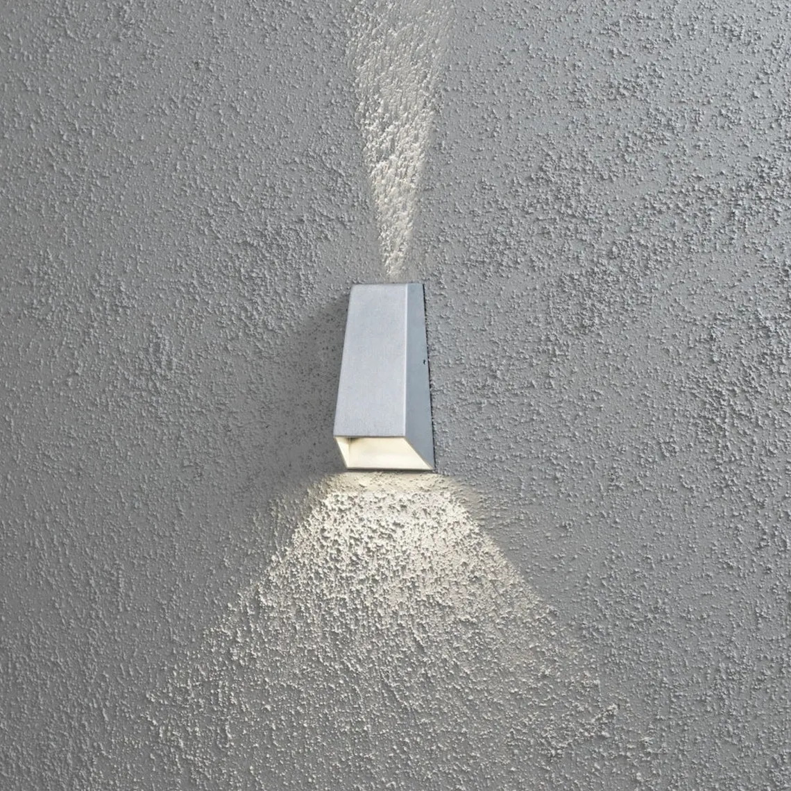 Imola vegglampe, aluminiumsgrå