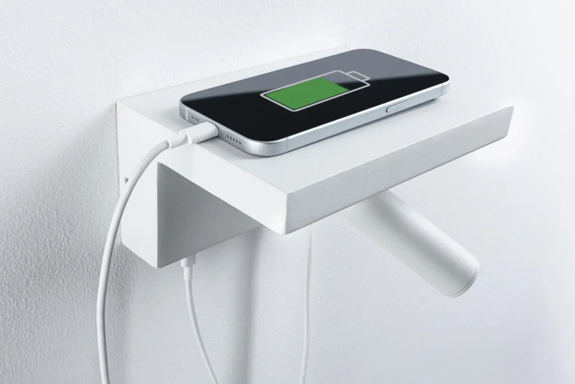 Jerik vegglampe 2,4W 3000 Kelvin med USB - 3 step dim