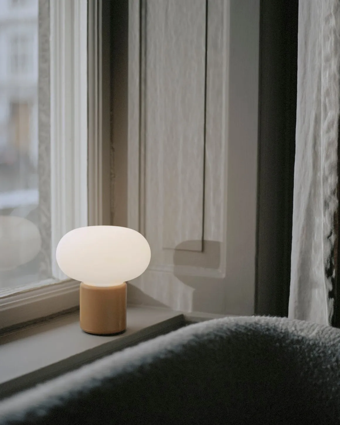 Karl-Johan bærbar bordlampe - Gul