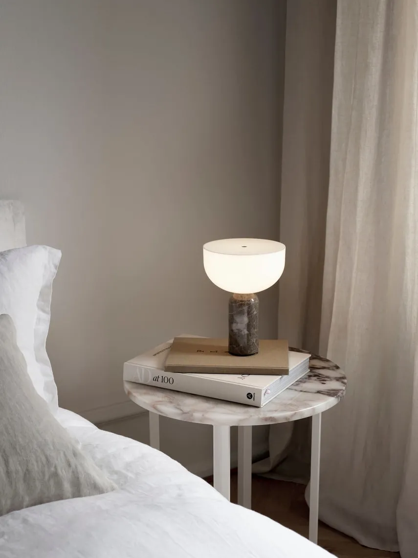 Kizu Portable bordlampe - Grå marmor