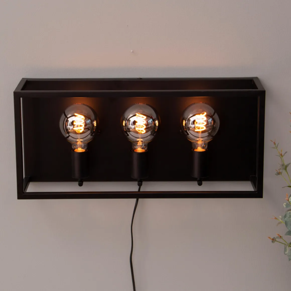 Lisboa vegglampe trippel - Svart/Messing