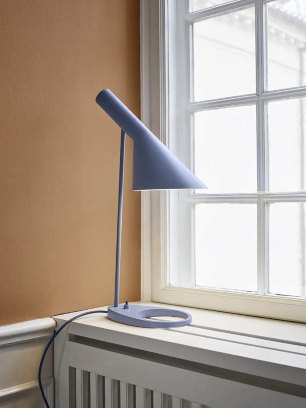 Louis Poulsen AJ bordlampe