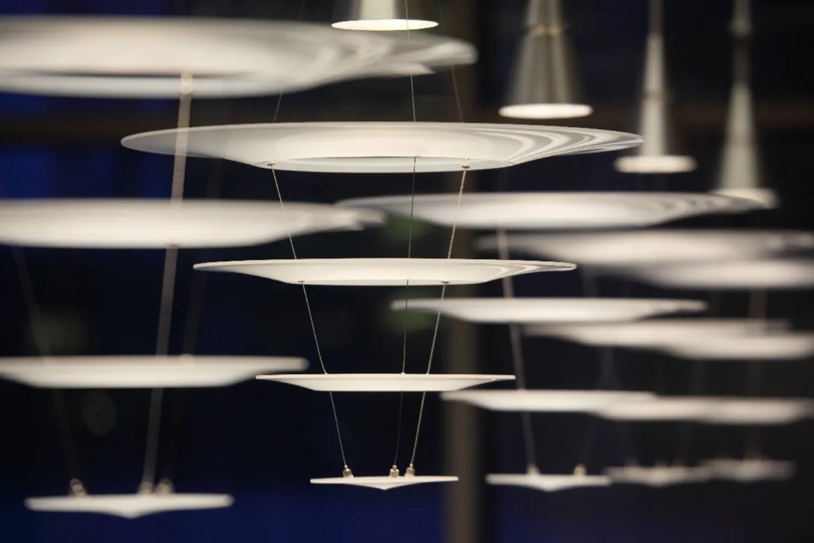 Louis Poulsen Enigma taklampe Ø42