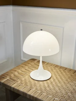 Louis Poulsen Panthella 250 Portable bordlampe