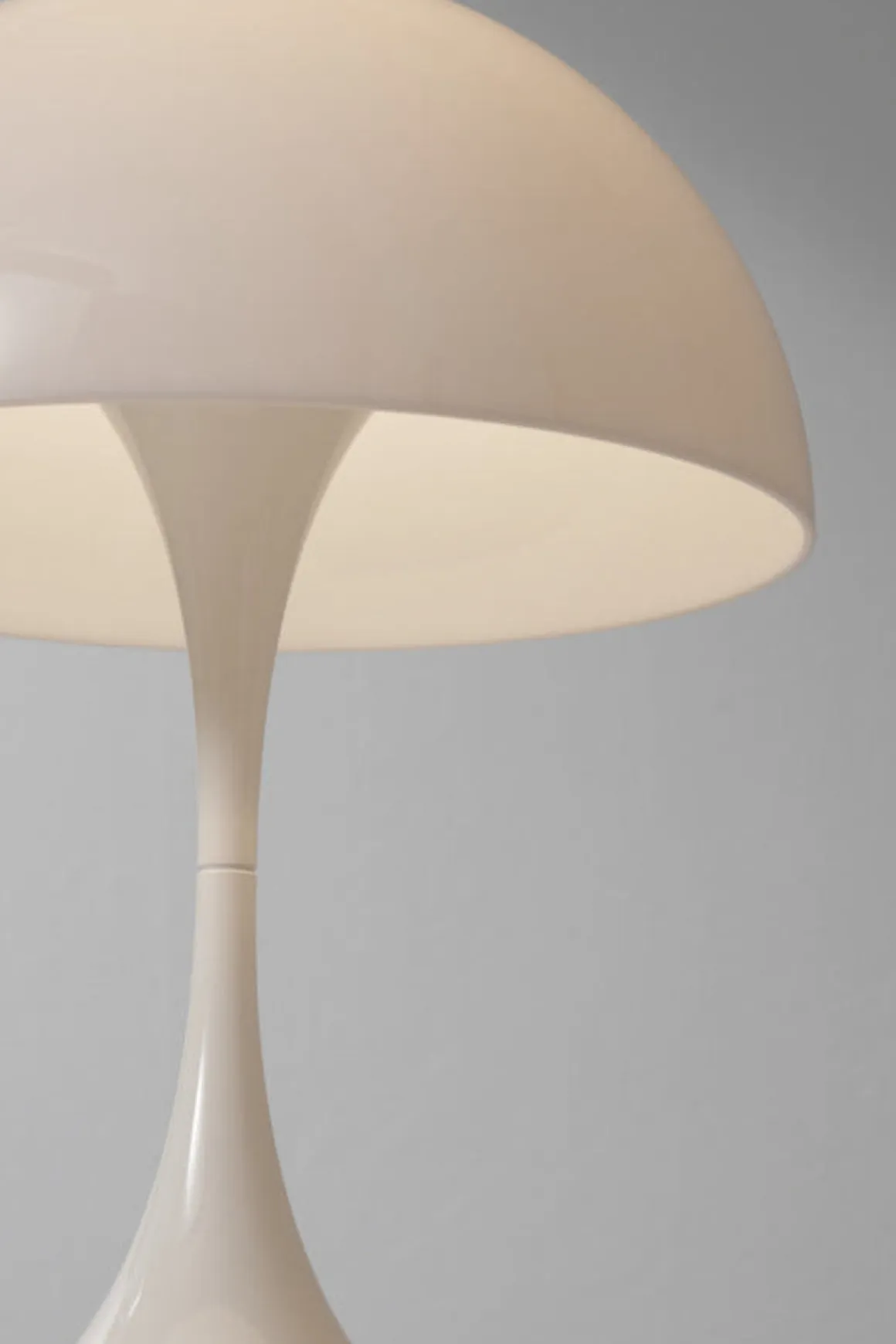 Louis Poulsen Panthella 250 Portable bordlampe