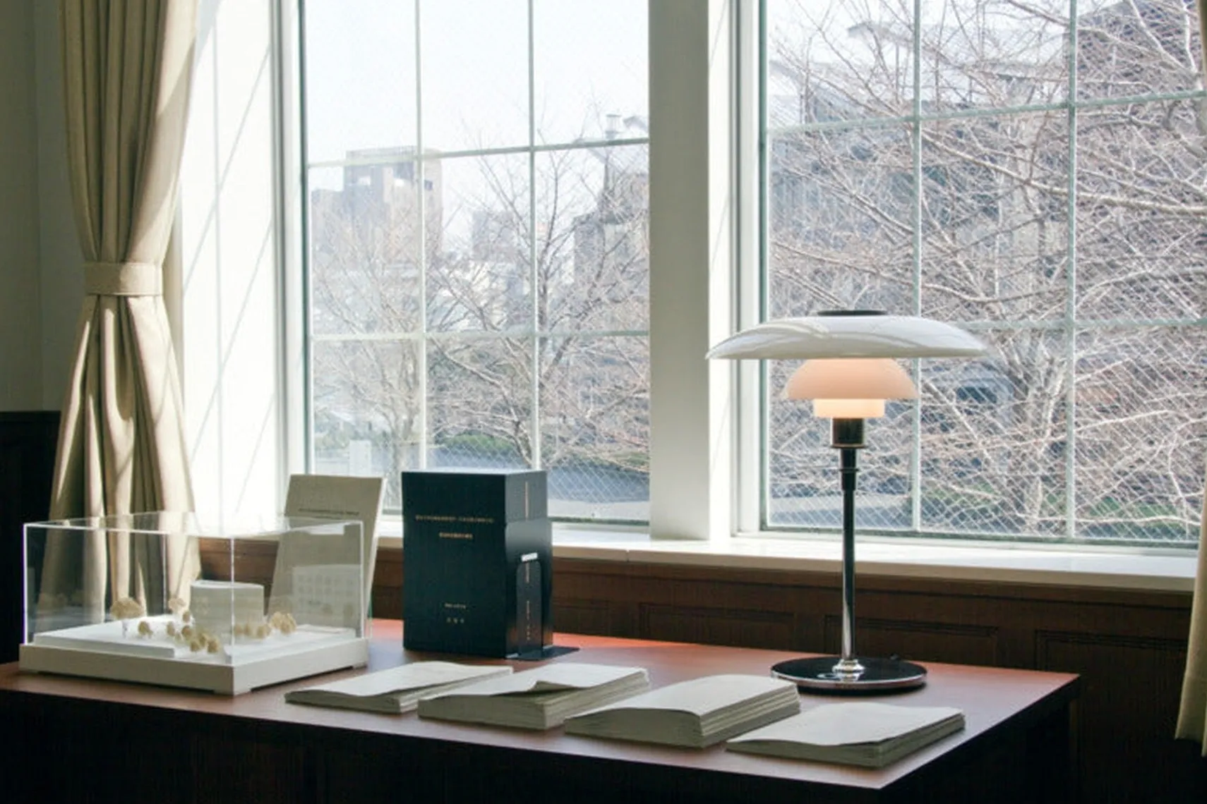 Louis Poulsen PH 4½-3½ glass bordlampe Hvit