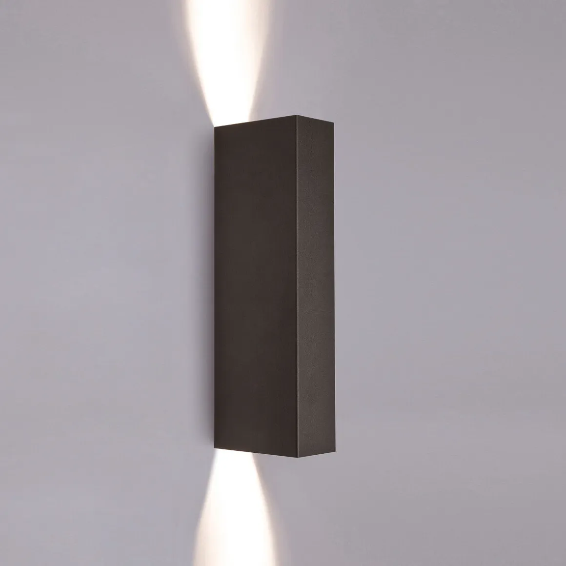 Malmø vegglampe opp/ned lys - Svart