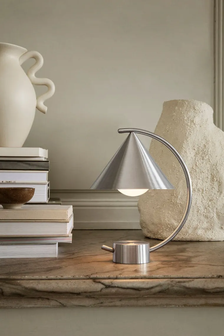 Meridian bordlampe - stål