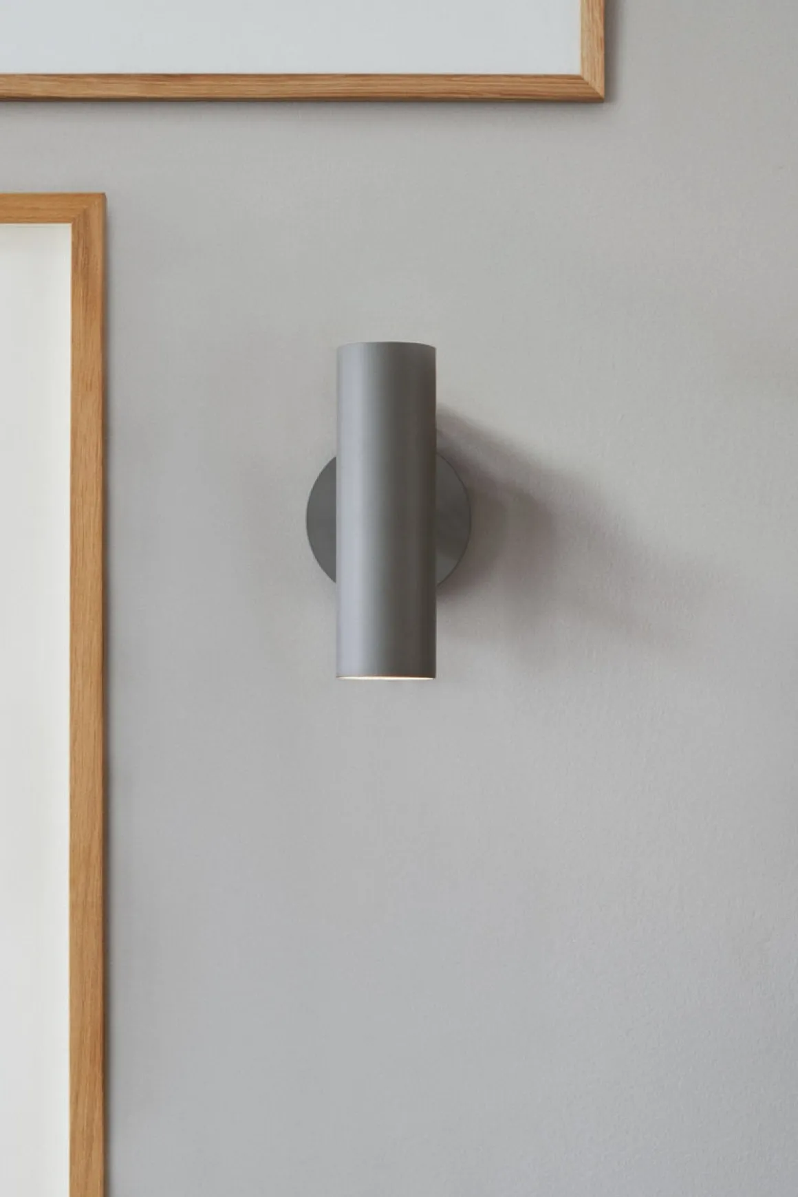 MIB 6 Vegglampe