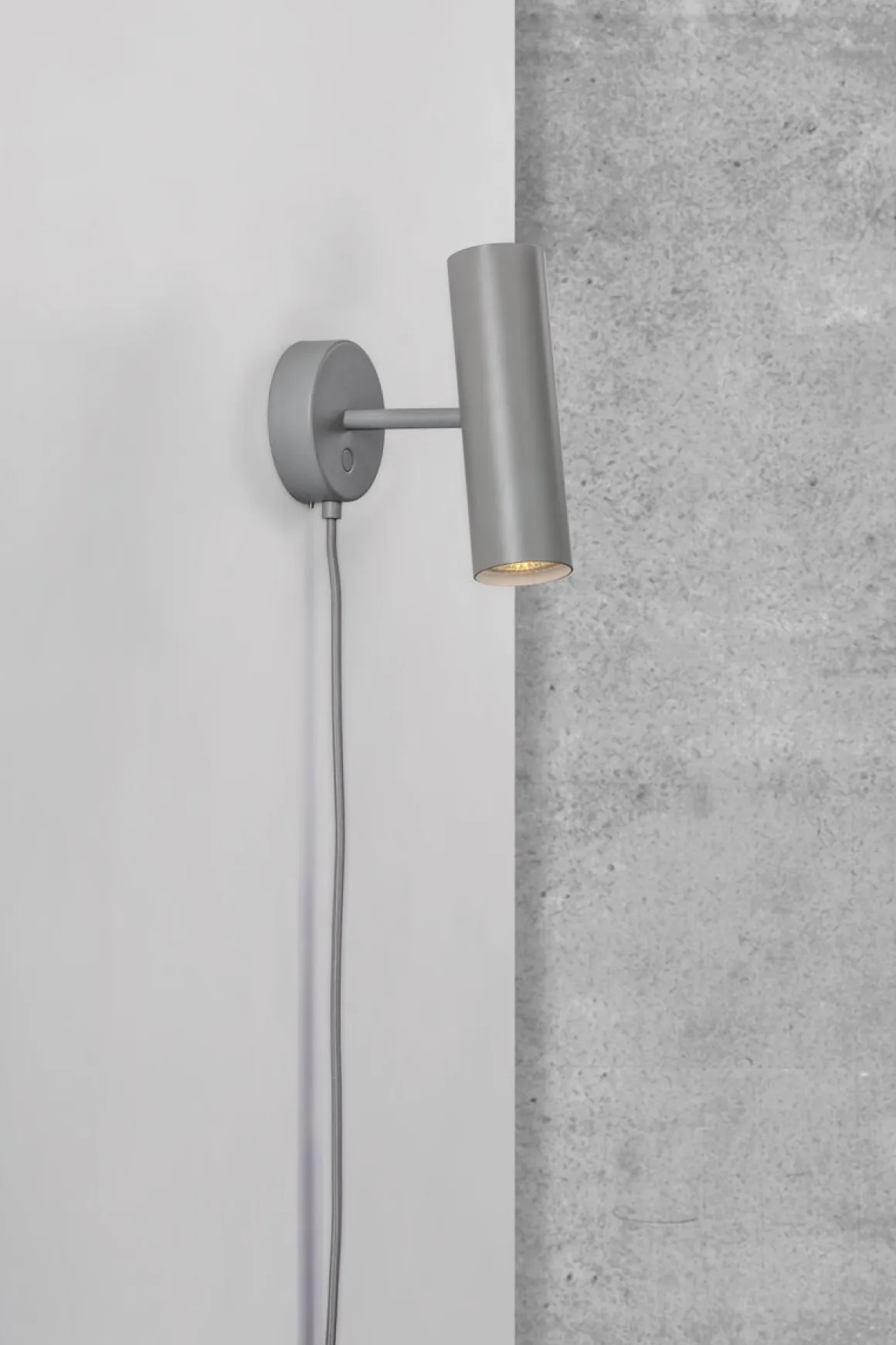 MIB 6 Vegglampe