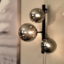 Molekyl vegglampe