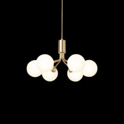 Nuura Apiales 6 taklampe - messing / opal