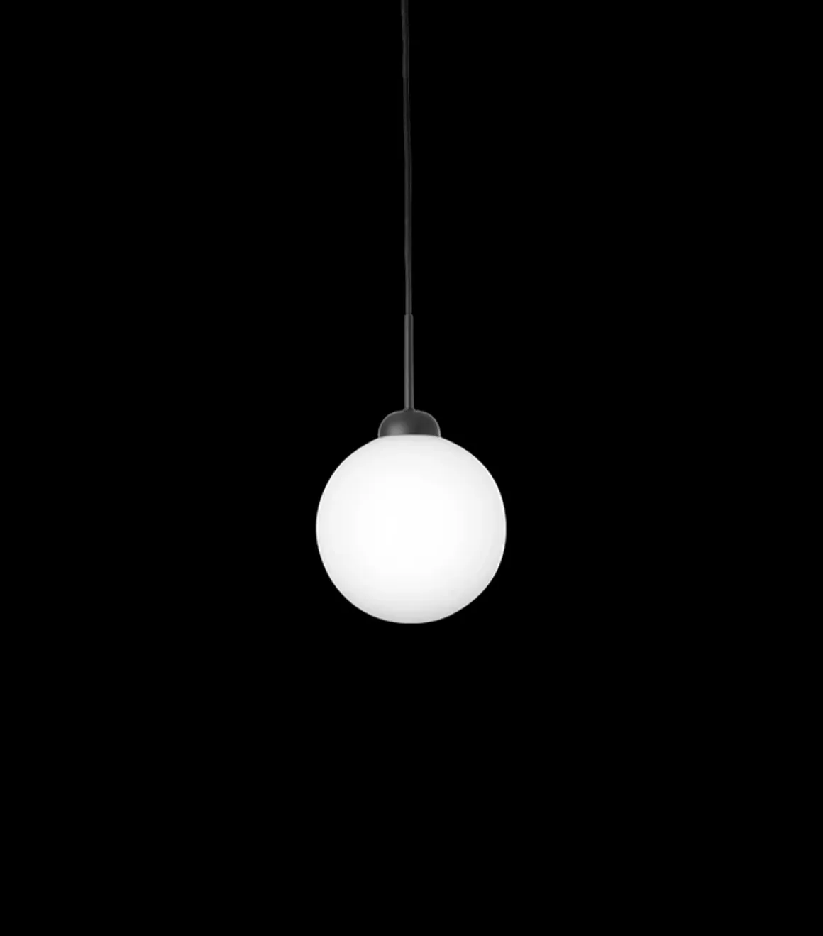 Nuura Apiales 1 taklampe - Satin svart/ opal
