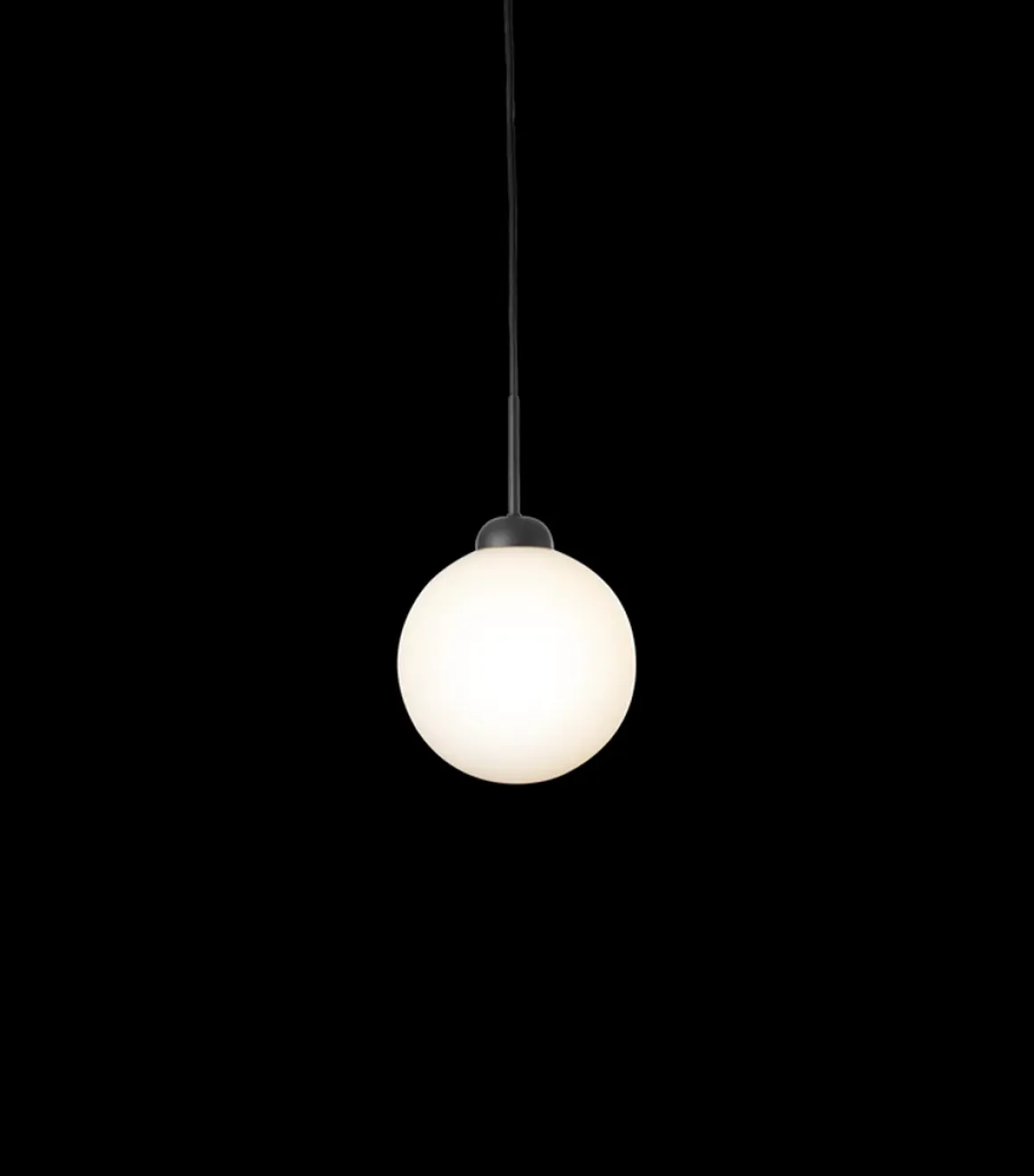 Nuura Apiales 1 taklampe - Satin svart/ opal