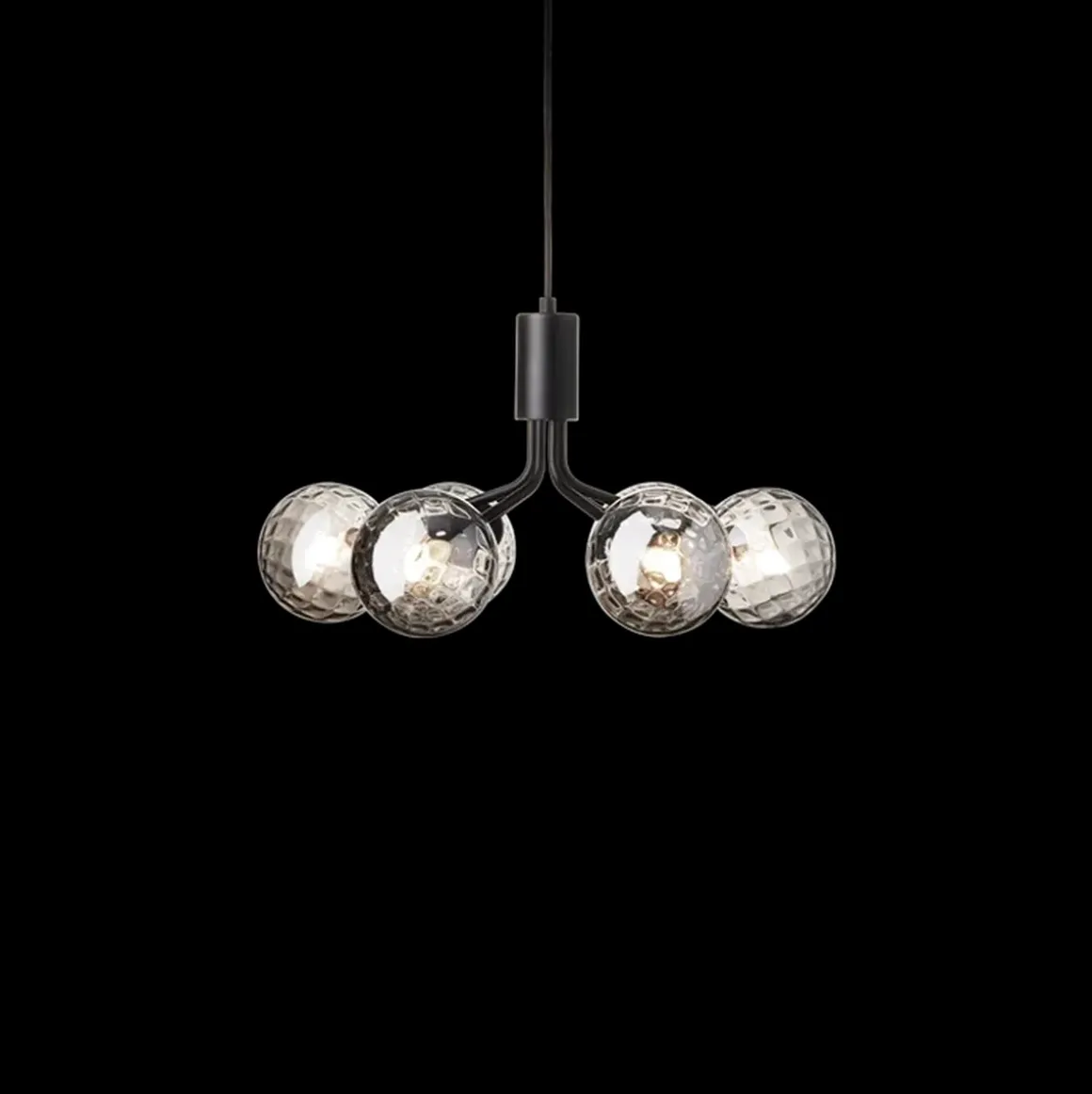 Nuura Apiales 6 taklampe - satin svart - optic røyk glass