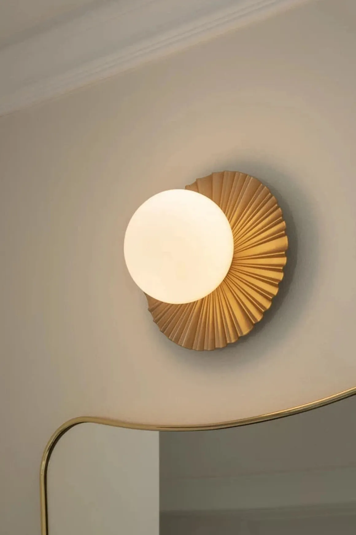 Nuura Liila Muuse vegglampe/taklampe - small - nordic gold / opal