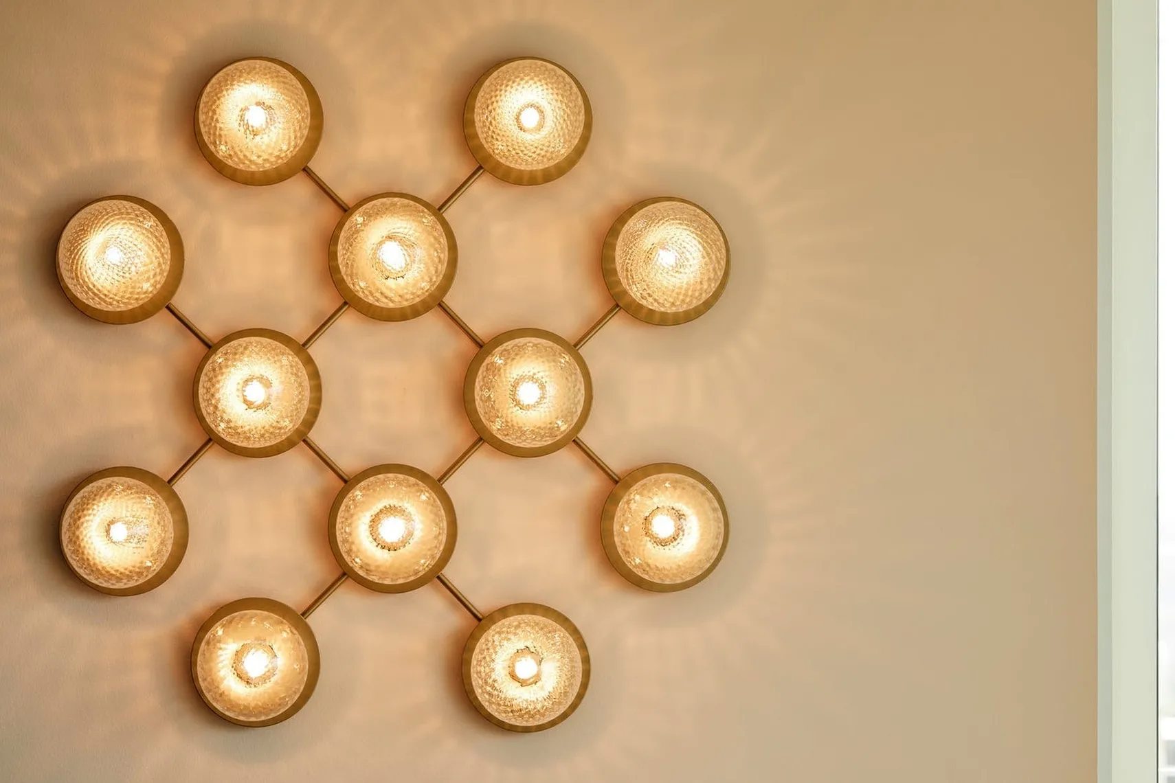 Nuura Liila 12 taklampe/vegglampe - optic