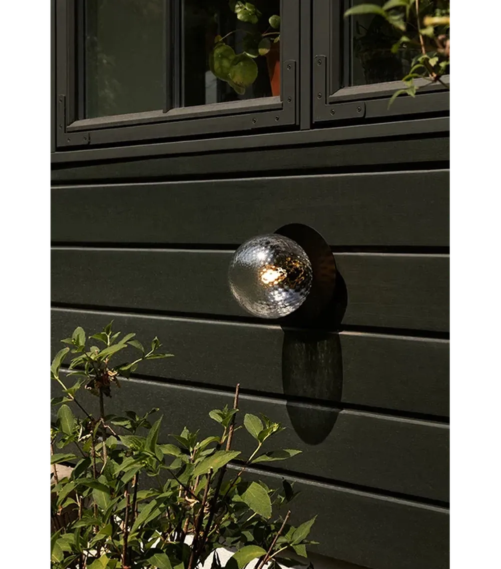 Nuura Liila 1 utendørslampe - svart/optic