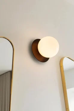 Nuura Liila 1 vegglampe/taklampe - medium - bronse/opal