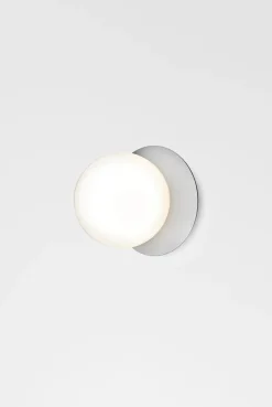Nuura Liila 1 vegglampe/taklampe - medium - light silver / opal