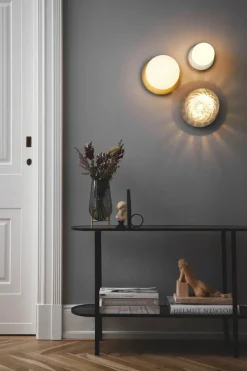 Nuura Liila 1 vegglampe/taklampe - medium - light silver / opal