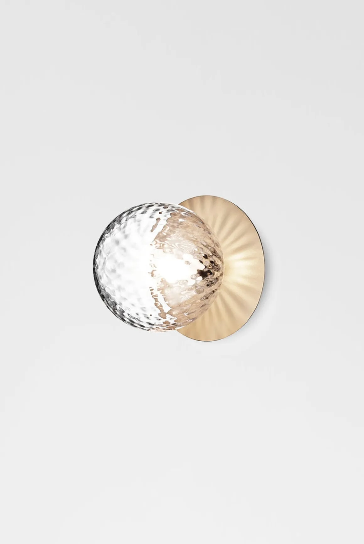 Nuura Liila 1 vegglampe/taklampe - medium - nordic gold / optikk