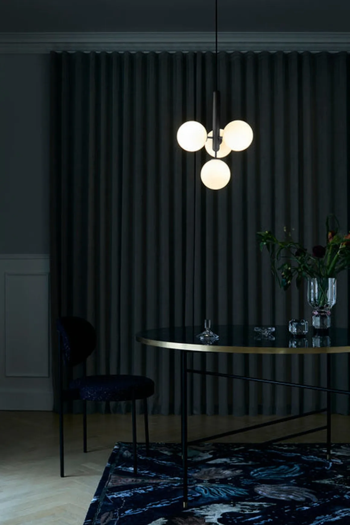 Nuura Miira 4 svart/opal