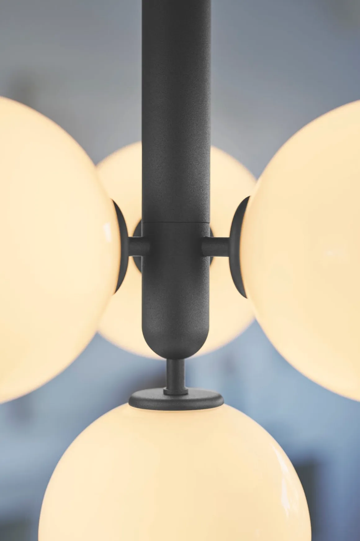 Nuura Miira 4 svart/opal