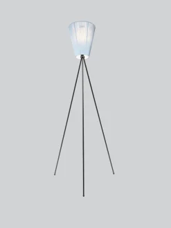 Oslo Wood gulvlampe svart med skjerm