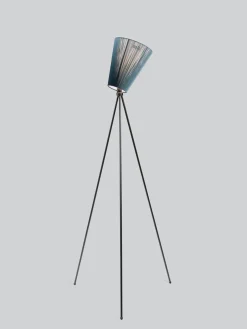 Oslo Wood gulvlampe svart med skjerm
