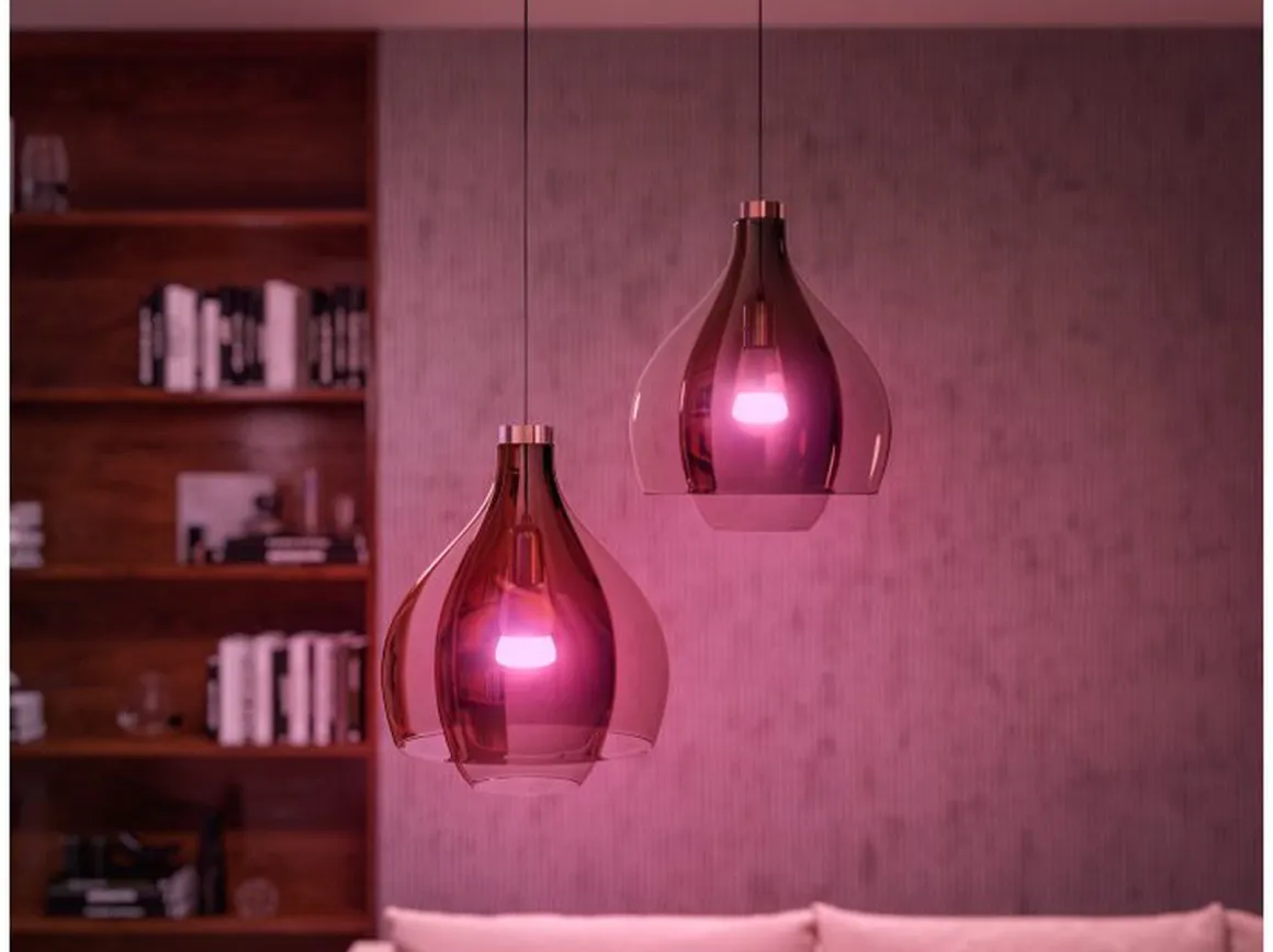 Philips Hue farget LED 9W E27 A60 2200-6500 Kelvin + Farge - 60 mm