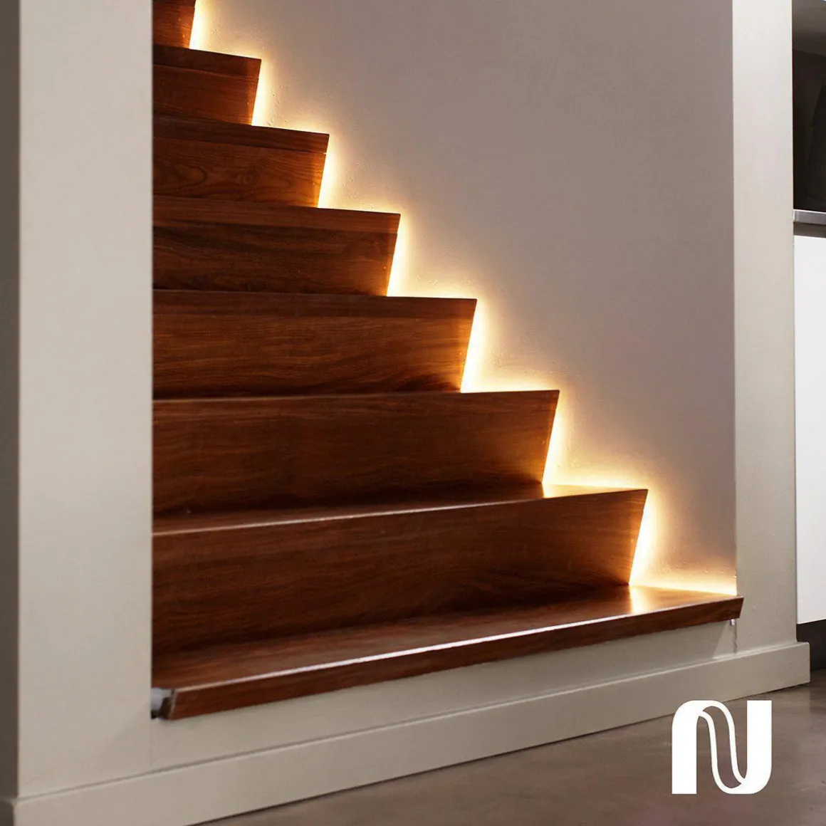 Philips Hue Lightstrip Plus-basispakke White og farget stemning – 2 meter